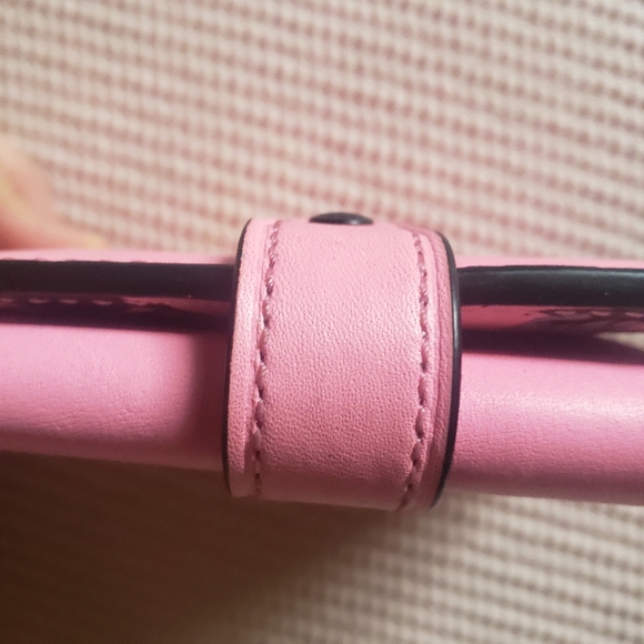 Coach 1941 Pink Glovetanned Leather Compact Wallet - Picture 4 of 16